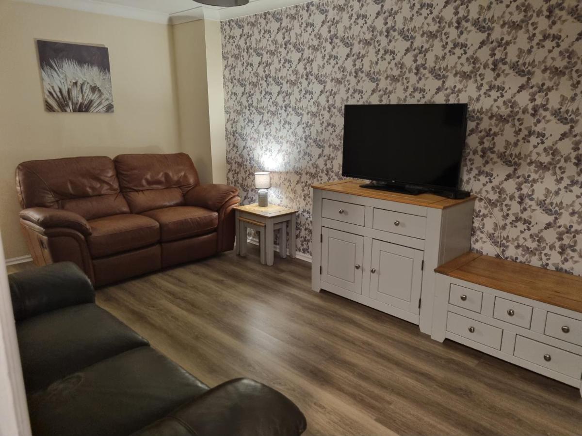 Oldwood Home From Home 2 ลิฟวิงสตัน ภายนอก รูปภาพ