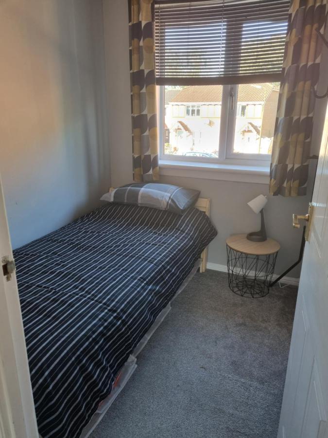 Oldwood Home From Home 2 ลิฟวิงสตัน ภายนอก รูปภาพ